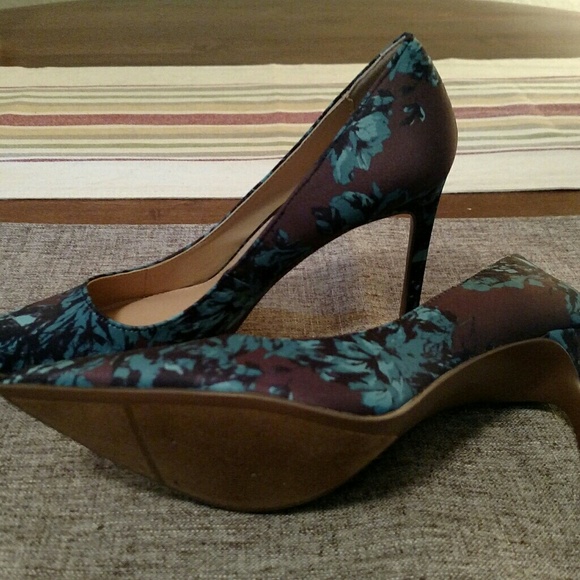 NEW Women's High Heel Pumps, Size 6 - Picture 3 of 7